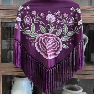 Mantoncillo Artesanal Bordado a Bastidor