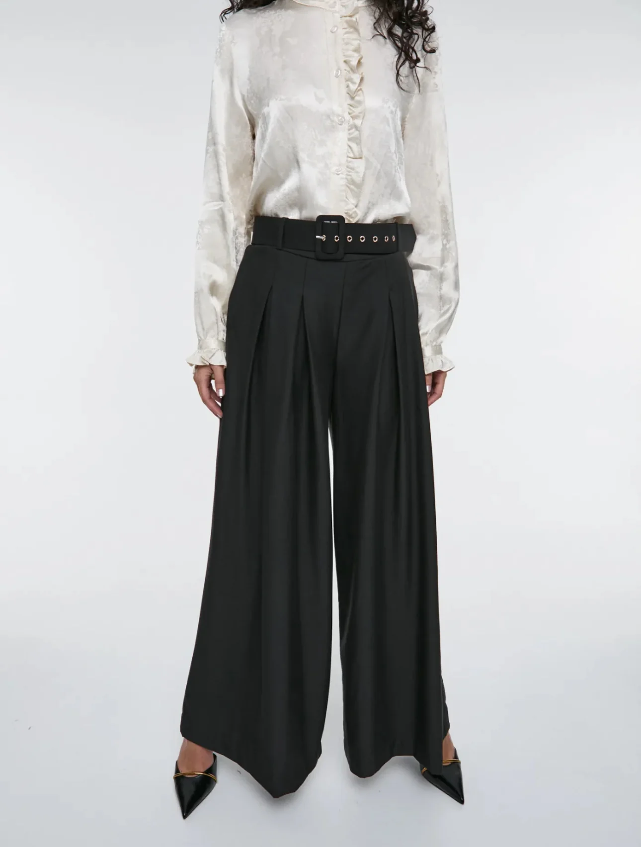 Pantal贸n Basic Negro Cintur贸n