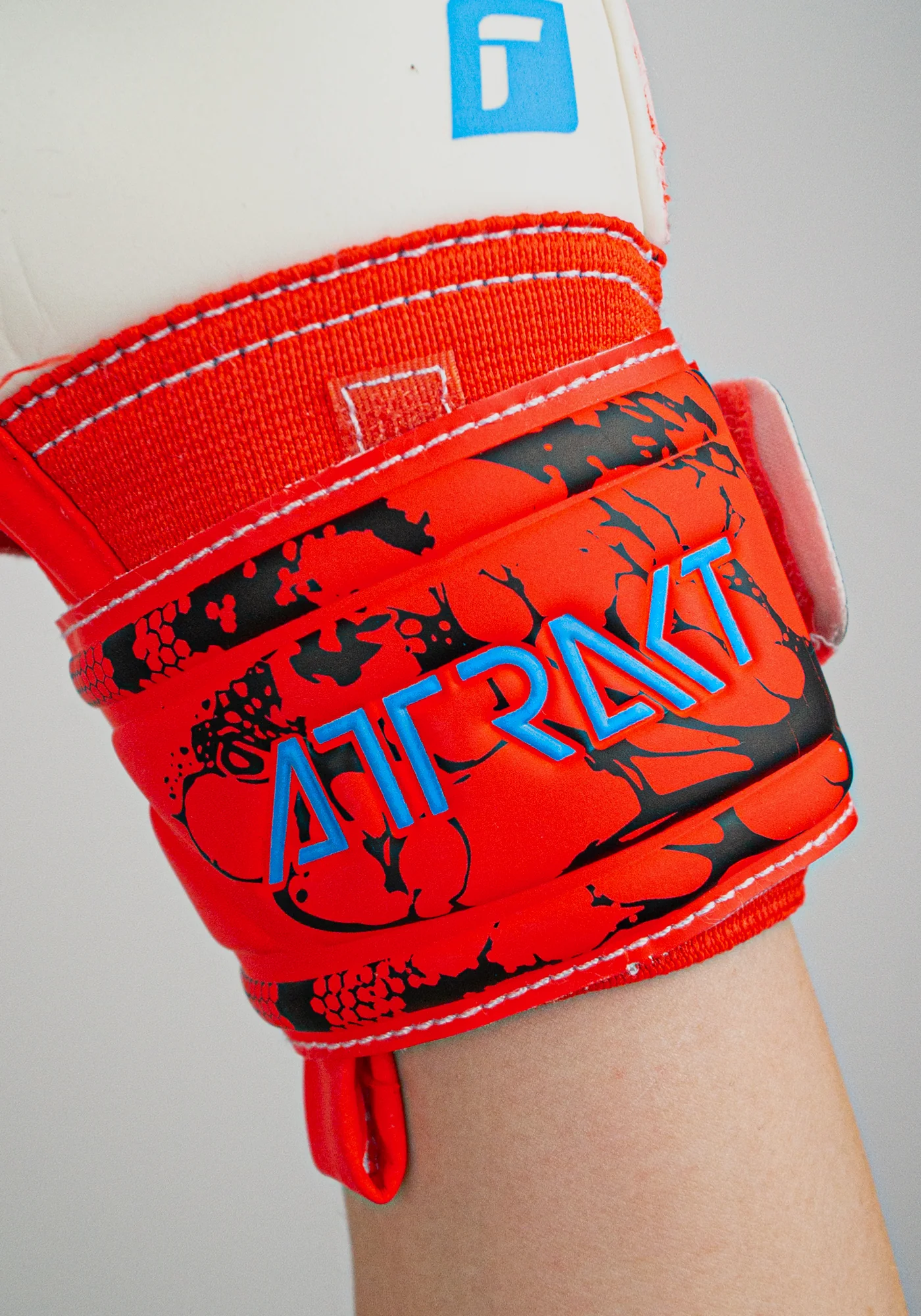 Guante Arquero Reusch Attrakt Solid GK23 Rojo-Azulino - Imagen 7