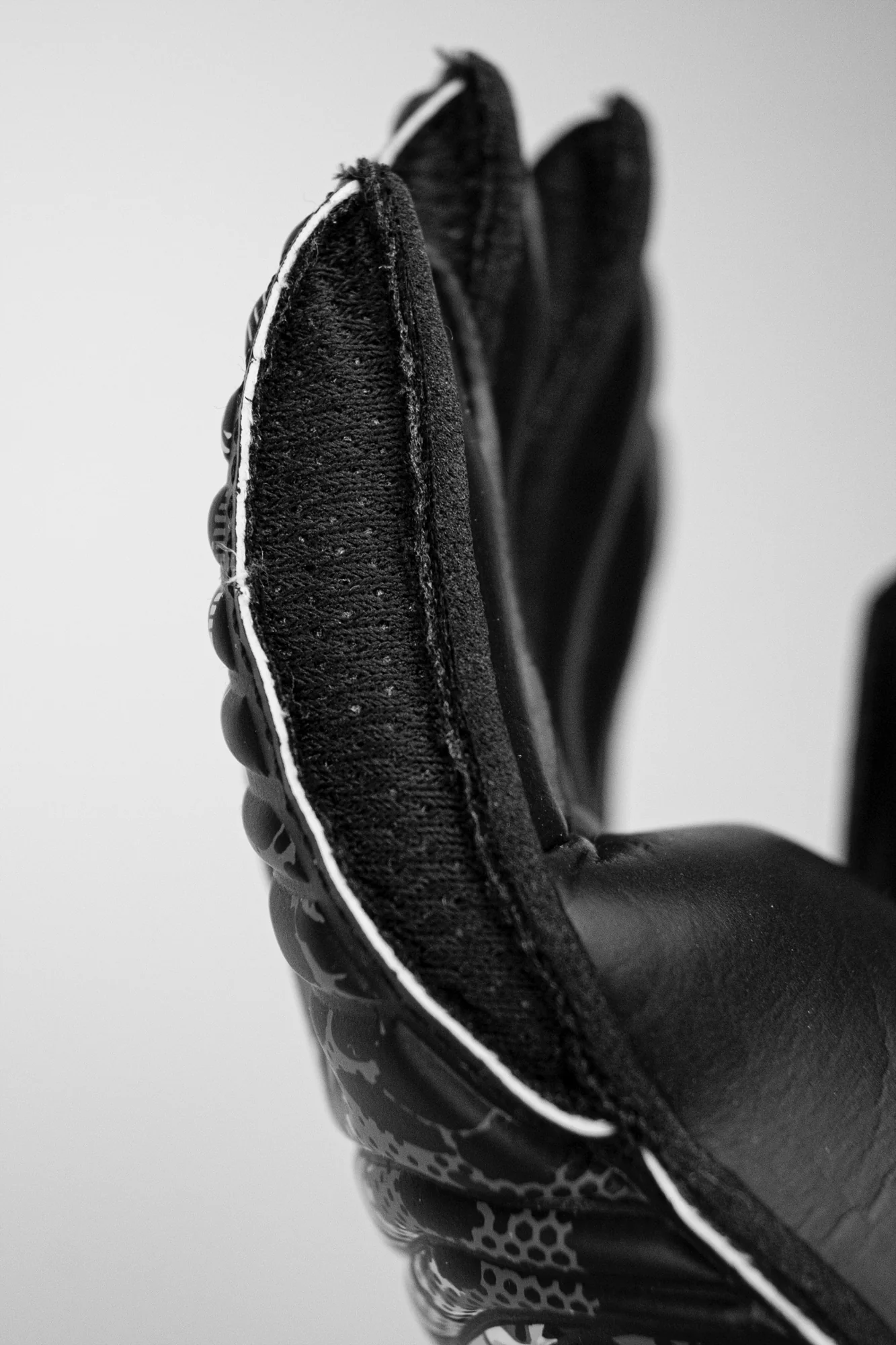 Guante Arquero Reusch Attrakt Solid GK23 Negro - Imagen 5