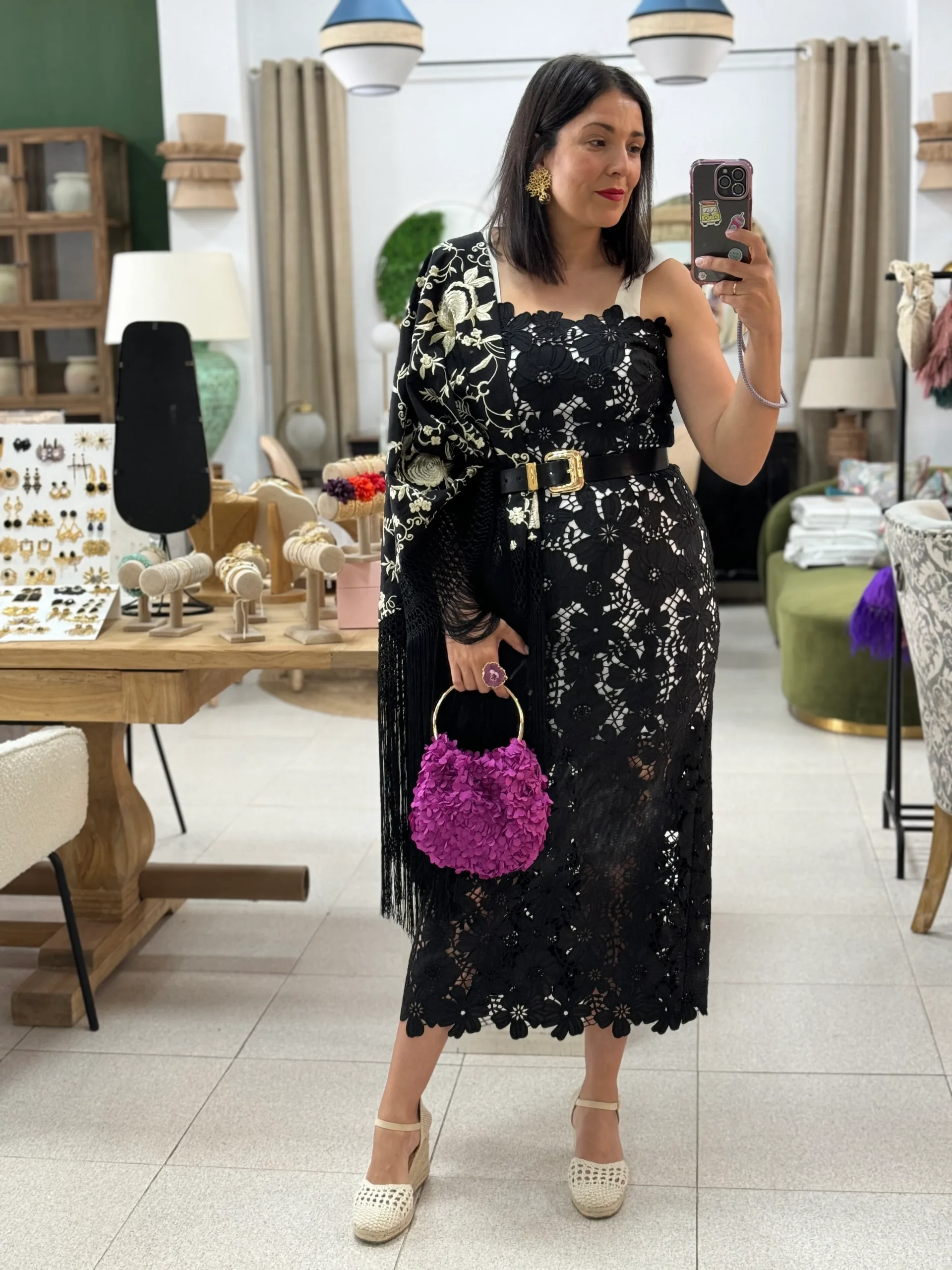 Mant贸n de Manila Artesanal Negro Beig - Imagen 5