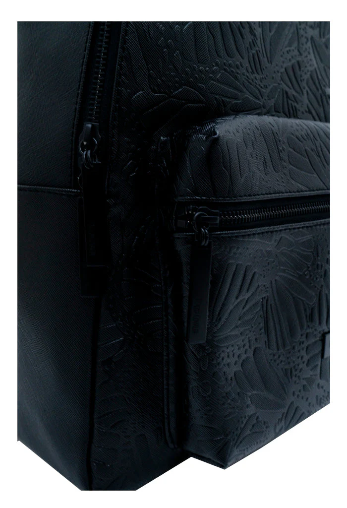 Backpack Nuuk Herraje Negro Grabado Mariposa Negro - Imagen 6