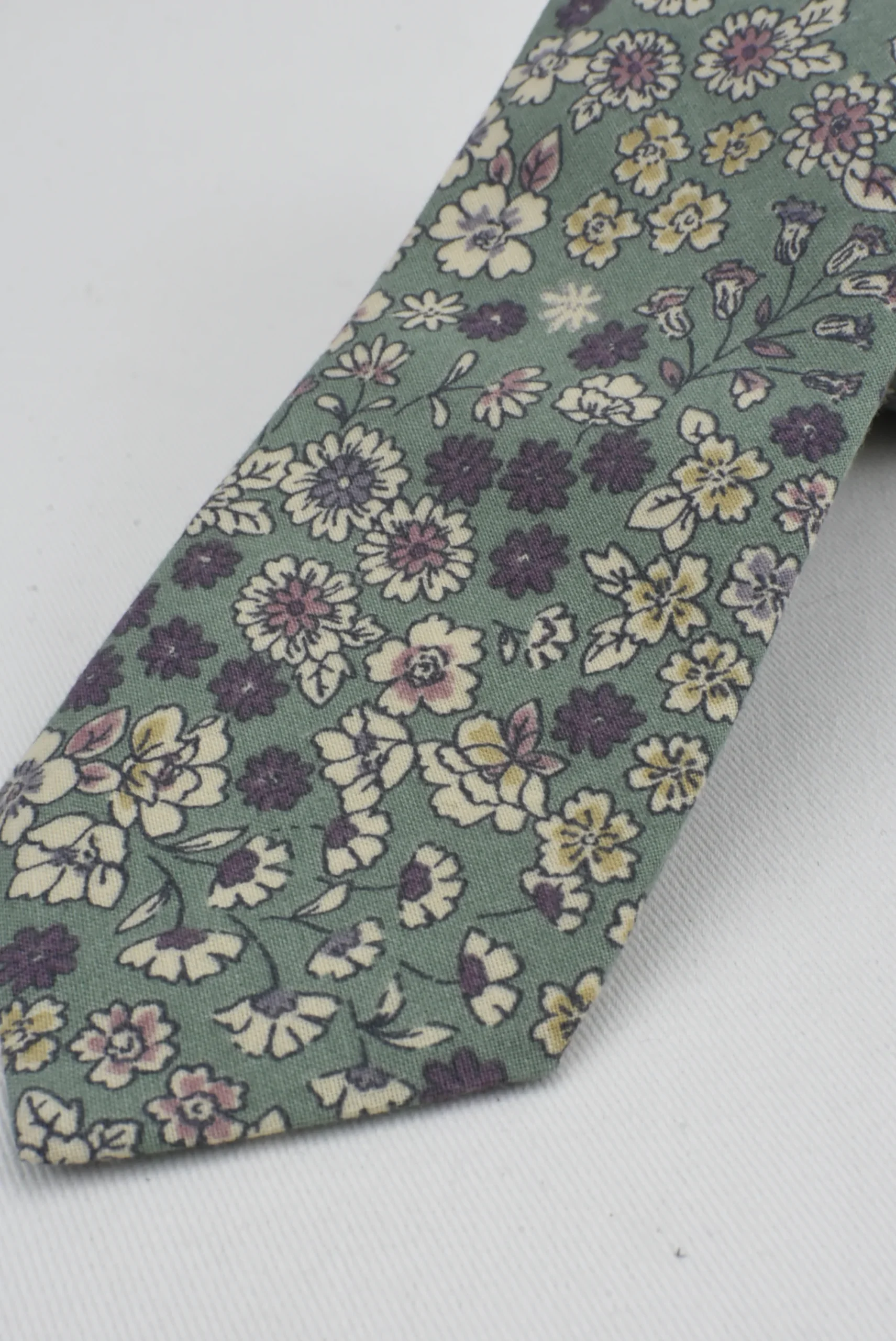 Corbata Verde Flores - Imagen 3