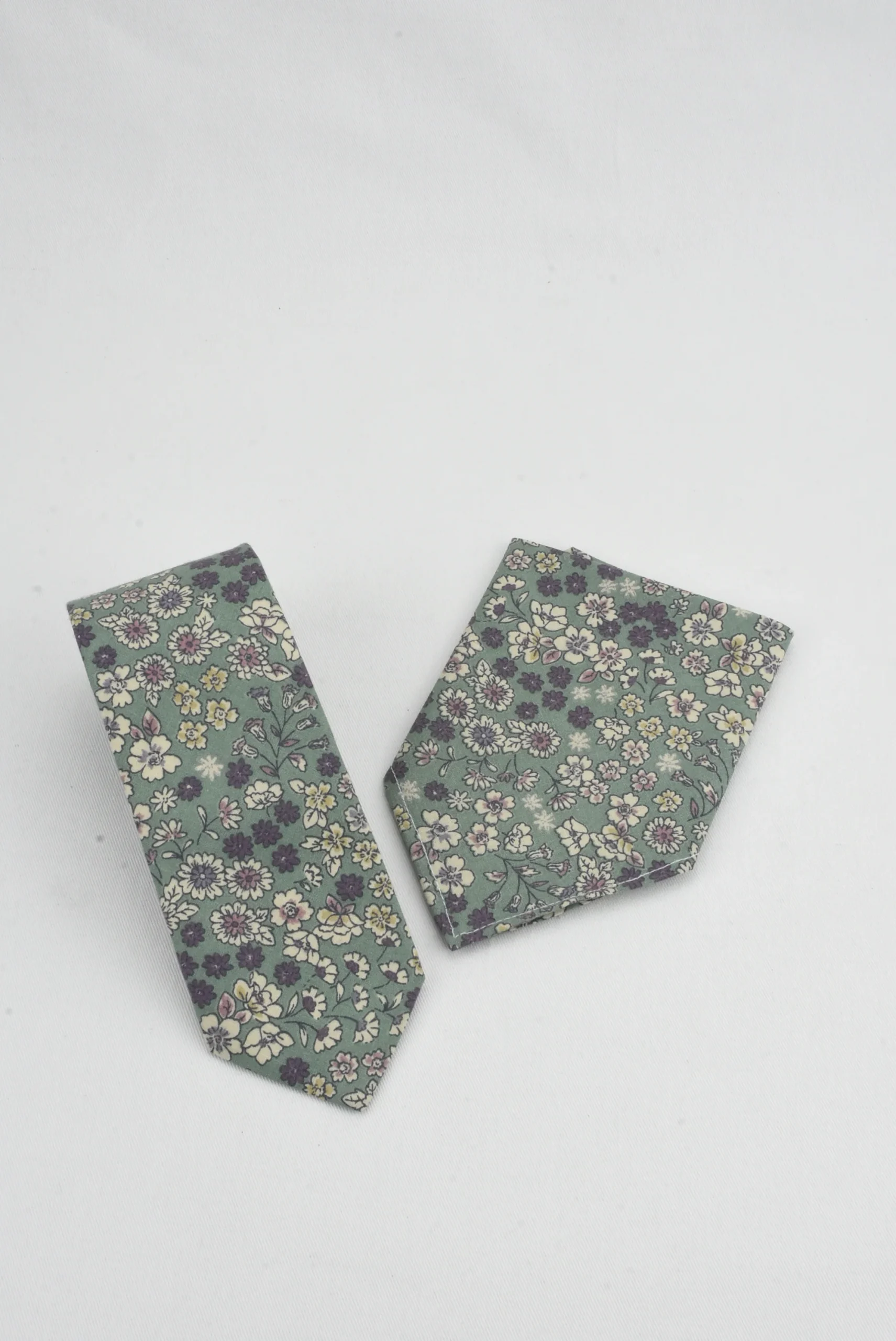 Corbata Verde Flores - Imagen 4