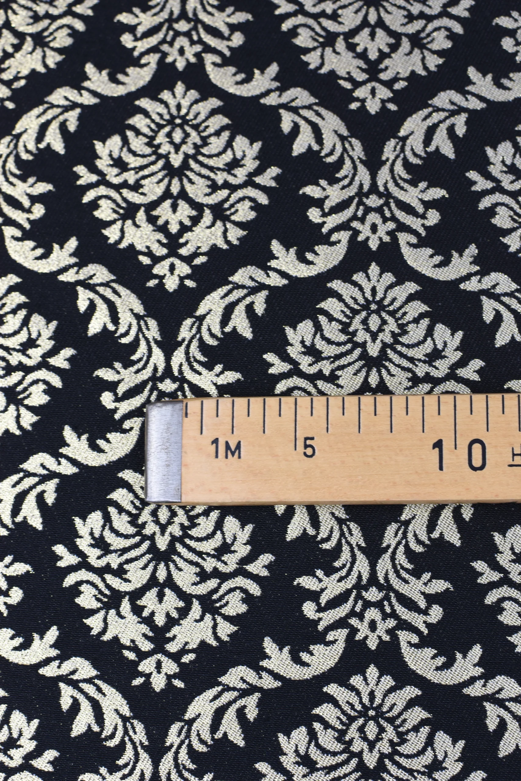 Tejido Gobelino Dibujo Floral Dorado Nº1 - Imagen 4