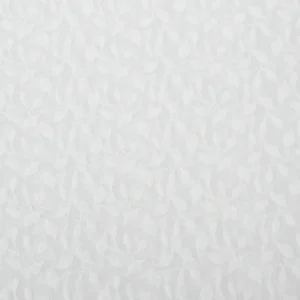 Tejido Plumeti Hojas Bordado y Perforado