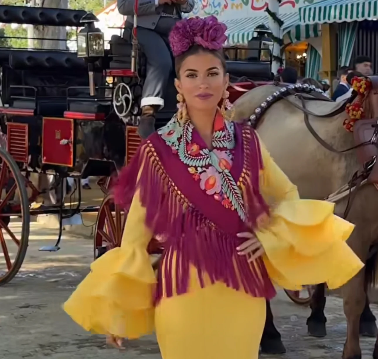 Mantoncillo Artesanal Bordado en Seda