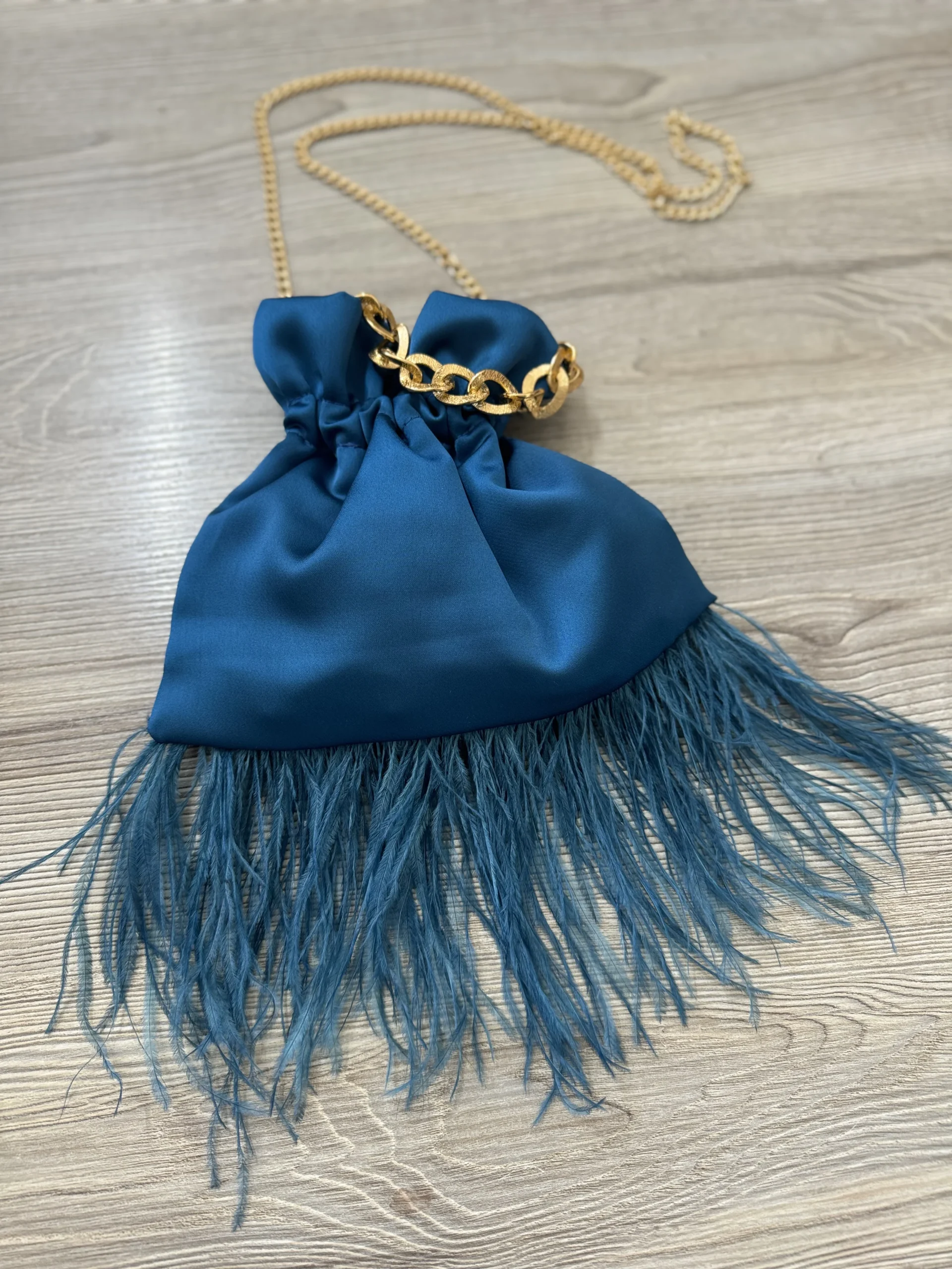 Bombonera Plumas Azul Petr贸leo