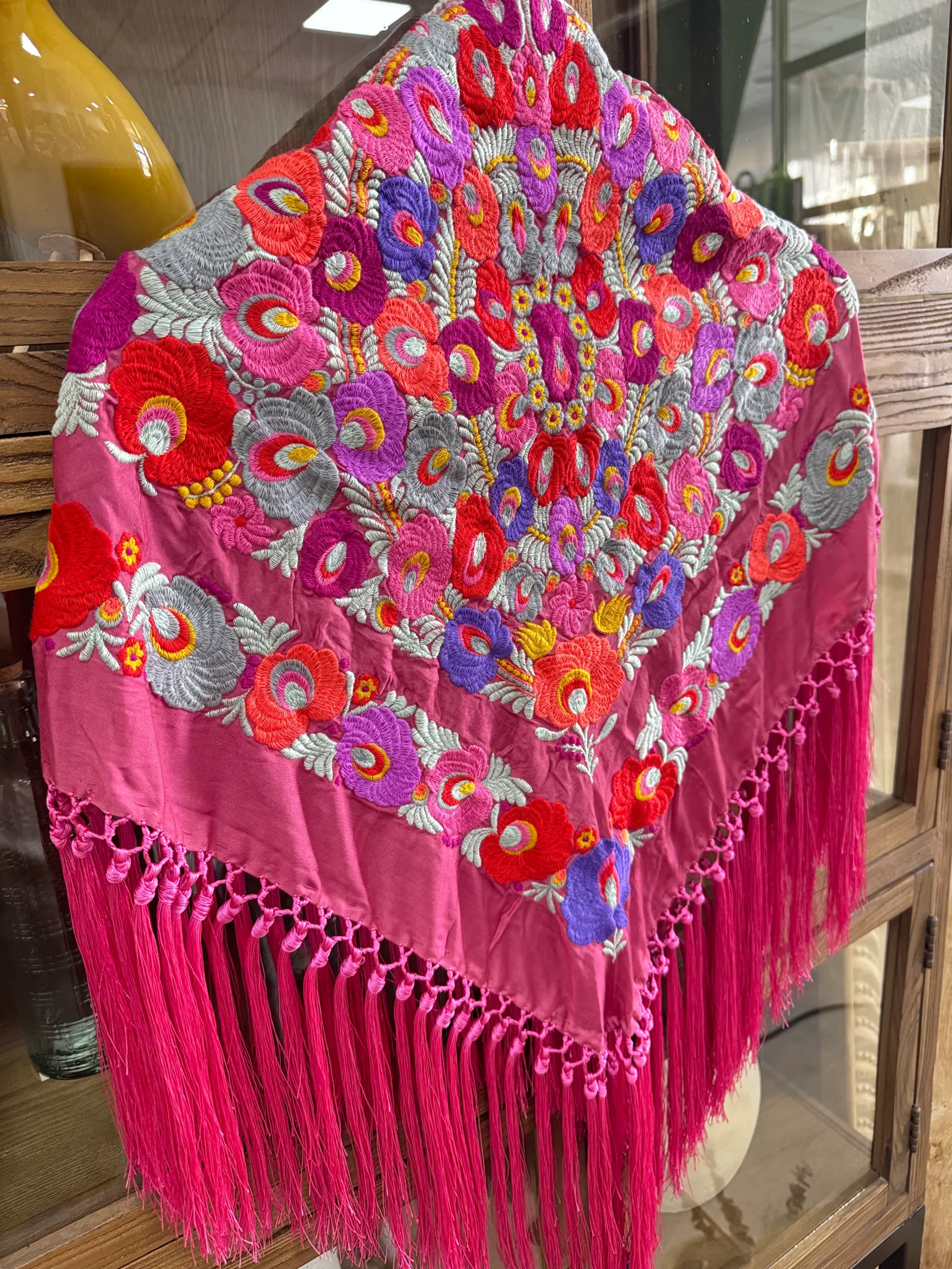 Mantoncillo Artesanal Bordado en Seda - Imagen 3