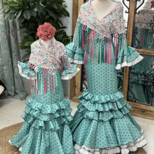 Vestido Flamenca Modelo Macu Verde con Verde T.36