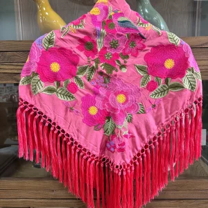 Mantoncillo Bordado en Seda Rosa