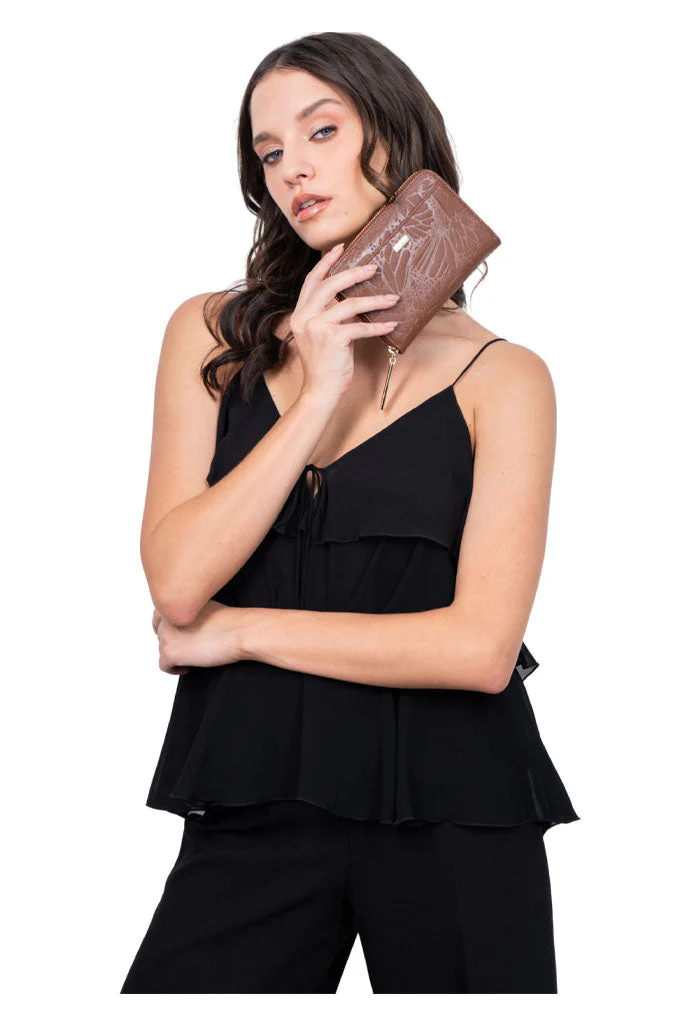 Cartera Mediana Saffiano Grabado Mariposa - Imagen 9