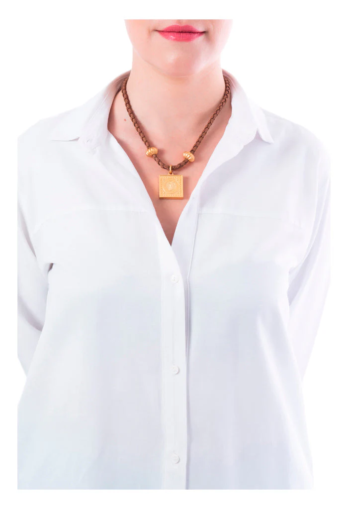 Collar Virgen de Guadalupe Tejido con Dije Cuadrado - Imagen 5