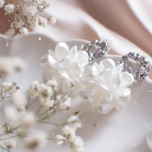 Pendientes White Flow