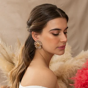 Pendientes Flor Beig tostados