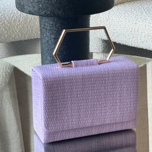 Clutch Georgi disponible en 10 colores