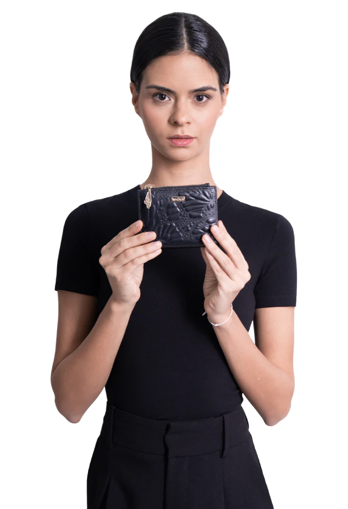 Cartera Chica Yemal Piel Grabado Mariposa - Imagen 4